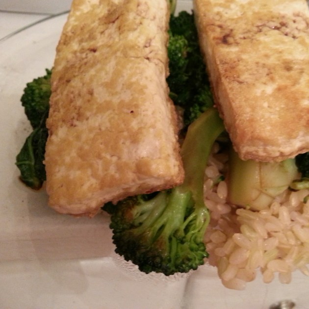 Vegan Fried Tofu, Broccoli, Kale Stir Fry miaprimcasa.com