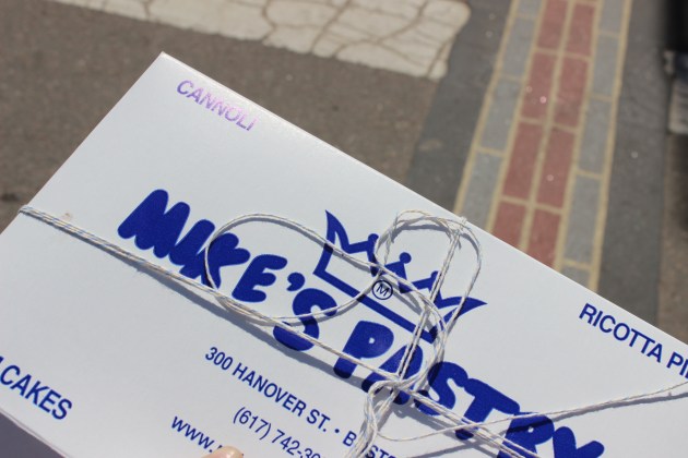 Mike's Pastry North End Boston #100DaysofMiaPrima
